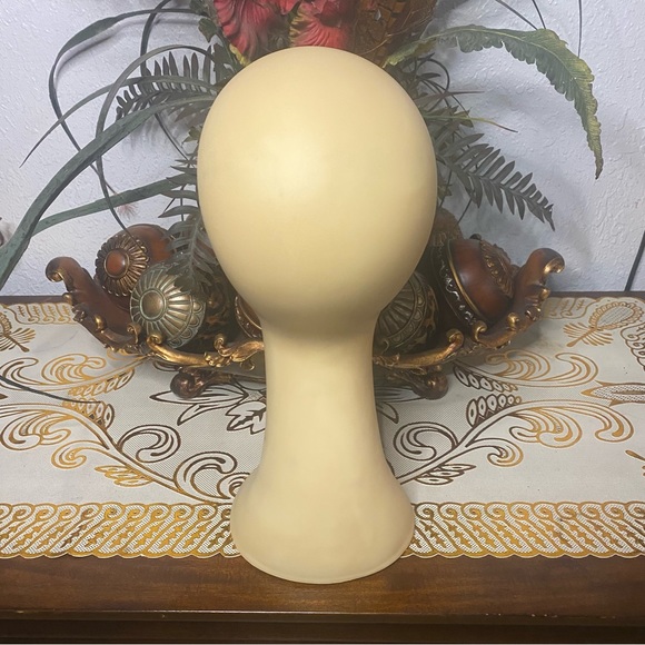 Mannequin Head - Picture 3 of 4